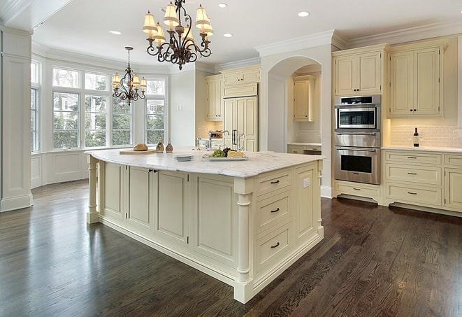 sleek and stylish laminate floors in contemporary apartment in Lake Worth, TX